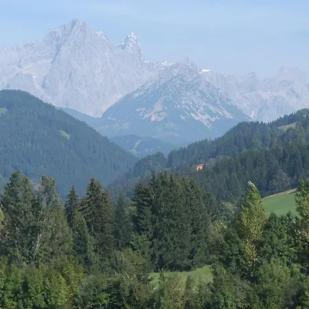 ゲストハウス Haus Dachstein Schnitzer