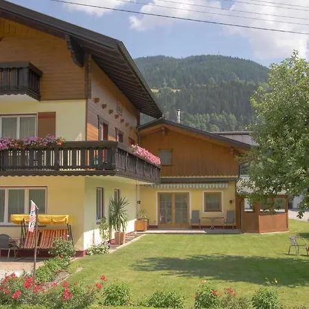Haus Dachstein Schnitzer Guest house